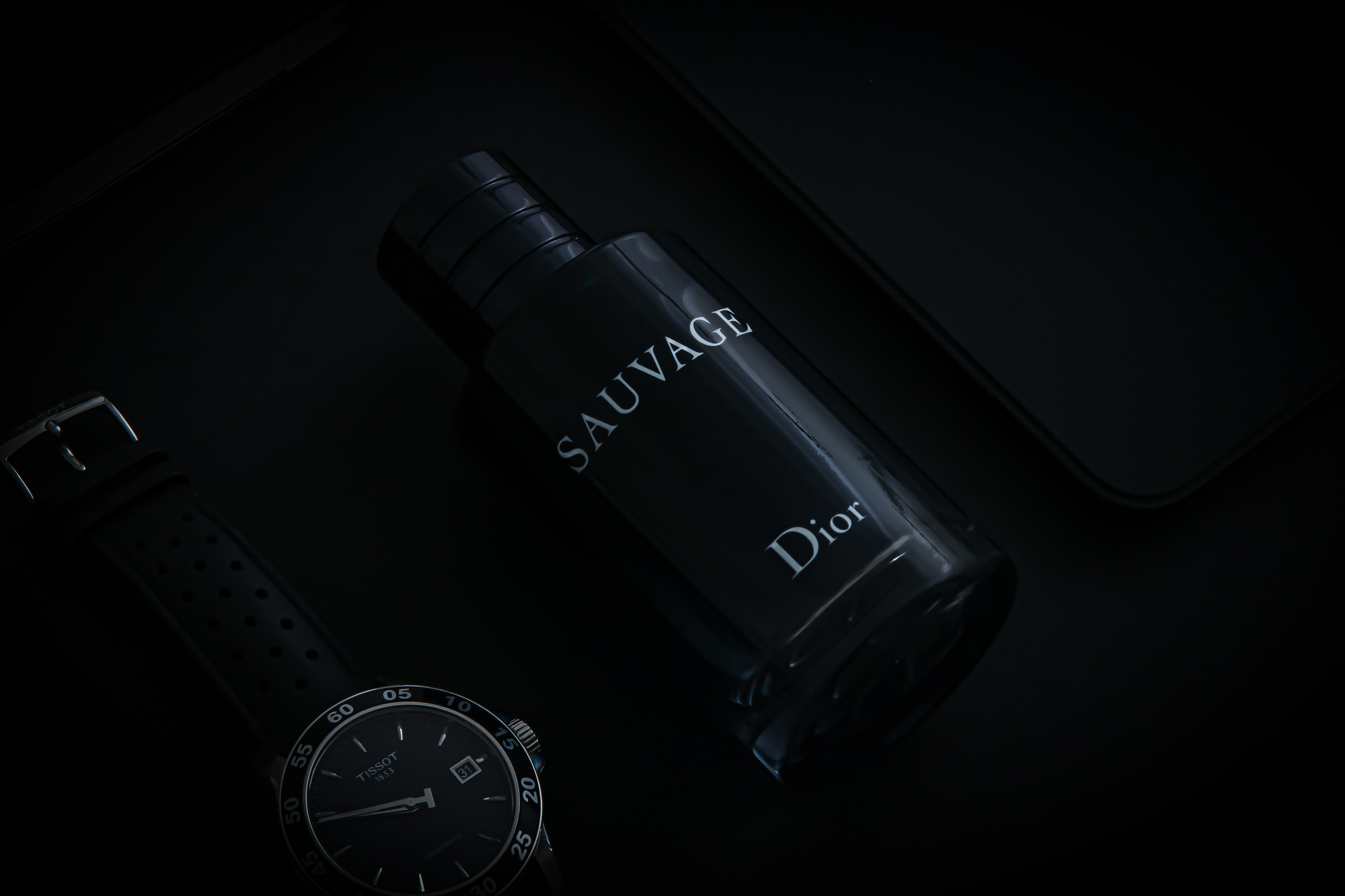 Model with Crystal Noir perfume